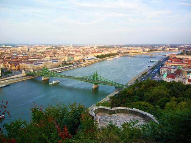 budapest city skyline - budapest chain bridge panoramic hungary imagens e fotografias de stock