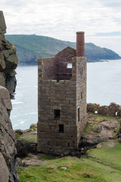 istock The Crowns Mines, Botallack, Cornwall UK 1030019176