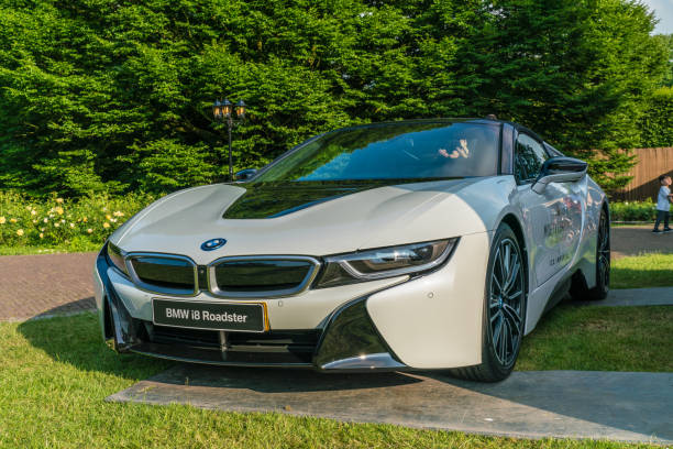 coche eléctrico deportivo - bmw i8 fotografías e imágenes de stock