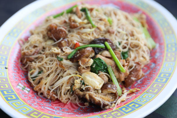istock fried noodles in Hokkien style 1030243448
