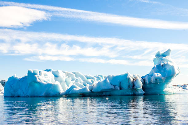 istock jokulsarlon blue lagoon panorama 1030255594