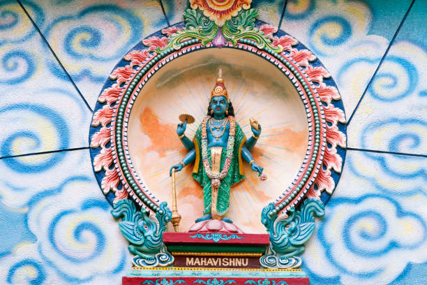 статуя махавишну в индуистском храме - mahavishnu стоковые фото и изображения