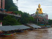buddha-meditierend-in-den-fluss.jpg?b=1&s=170x170&k=20&c=uxTG-7wW-GWS_eU3Uod-94SHRMubtUbZ7jRBY1iE3co=