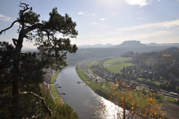 widok z bastei na łabę - elbe fluss zdjęcia i obrazy z banku zdjęć