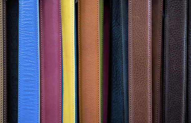 resumen de color fondo de correas de cuero. - leather belt sewing hide fotografías e imágenes de stock