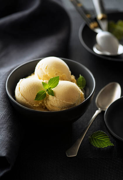 sorvete de baunilha - ice cream vanilla ice cream bowl white - fotografias e filmes do acervo