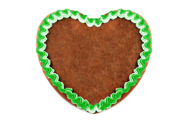 espaço verde cópia coração oktoberfest gingerbread com branco isolado fundo. - bolo de gengibre - fotografias e filmes do acervo