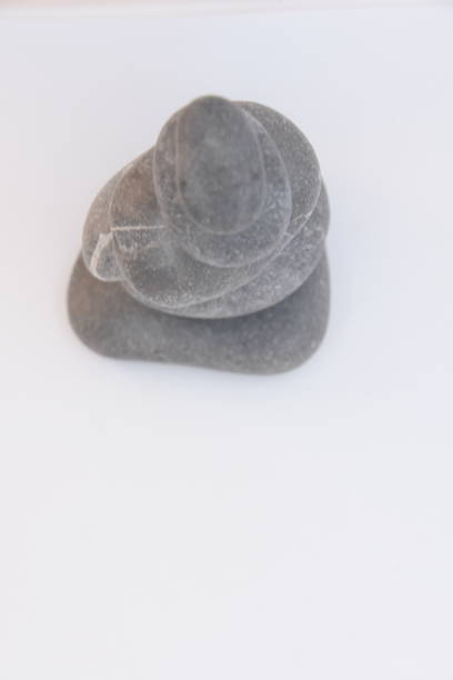 Gravel to decorate the garden wall.
