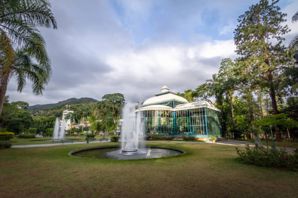 수정 같은 궁전 (팔라시오 데 크리스탈)-petropolis, 리오 데 자네이, 브라질 - downtown district brazil rio de janeiro clear sky 뉴스 사진 이미지