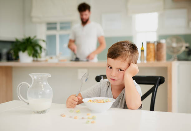 나는 이것을 주문 하지 않 았 - little boys breakfast caucasian child 뉴스 사진 이미지