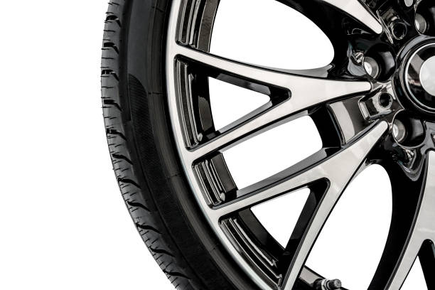 крупным планом современного колеса автомобиля - wheel alloy alloy wheel tire стоковые фото и изображения