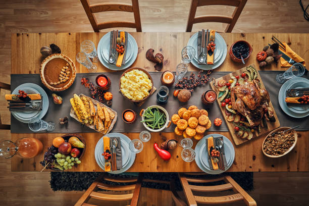 tradicional de vacaciones pavo relleno la cena - holiday season turkey food fotografías e imágenes de stock