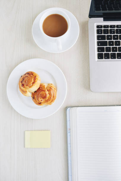 istock Snacks for business person 1031795696