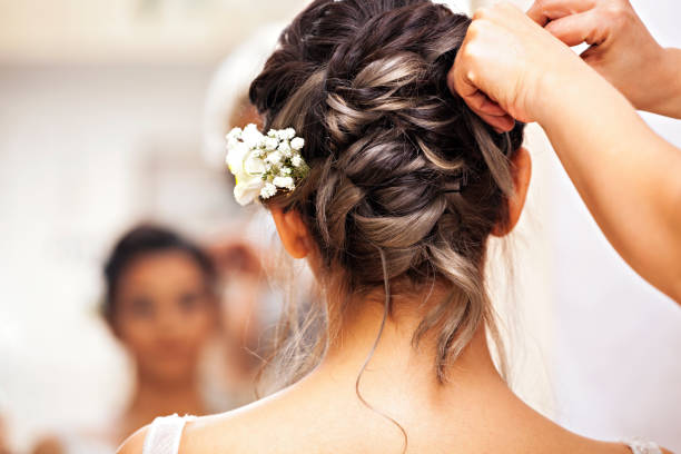 beauty time for bride. - hairstyle imagens e fotografias de stock