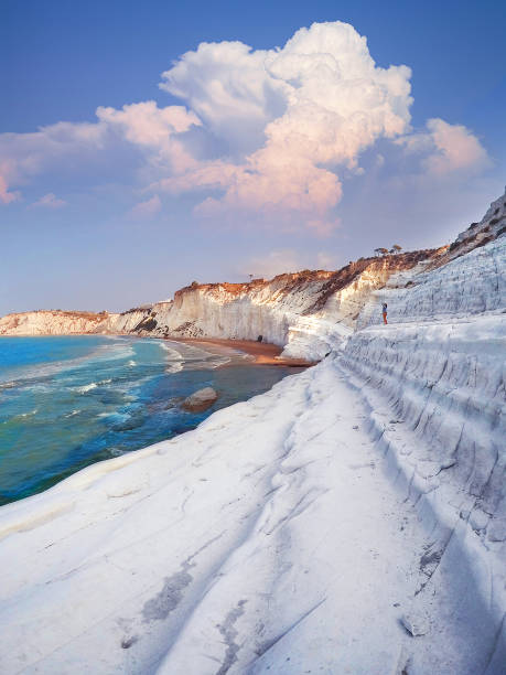 シチリア島の美しい海岸線 (イタリア)-スカラ・デイ・トゥルキ - agrigento sicily italy tourism ストックフォトと画像