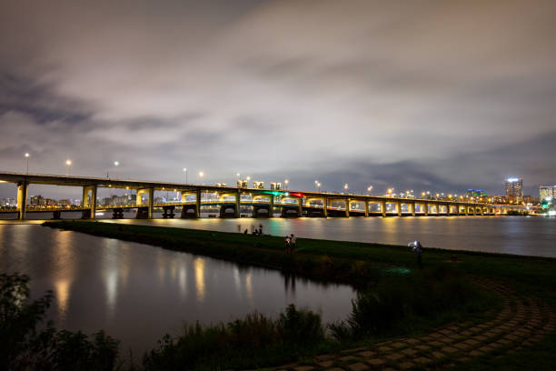 istock Banpo Bridge Seoul 1031975544