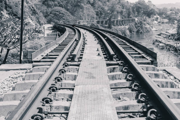 철도 2 차 세계 대전, 태국 칸 차나 부리 라인. - burma railway 뉴스 사진 이미지