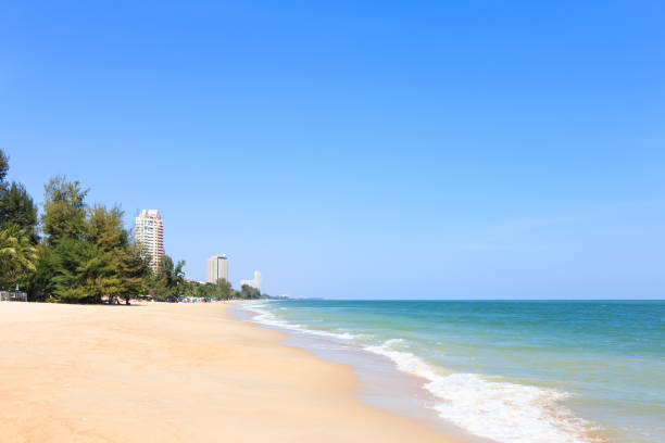 istock Cha-am beach near Hua Hin 1032041186