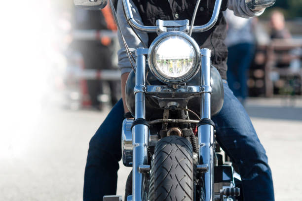 motocykl jedzie z lekkim - shock absorber car part of motorcycle zdjęcia i obrazy z banku zdjęć