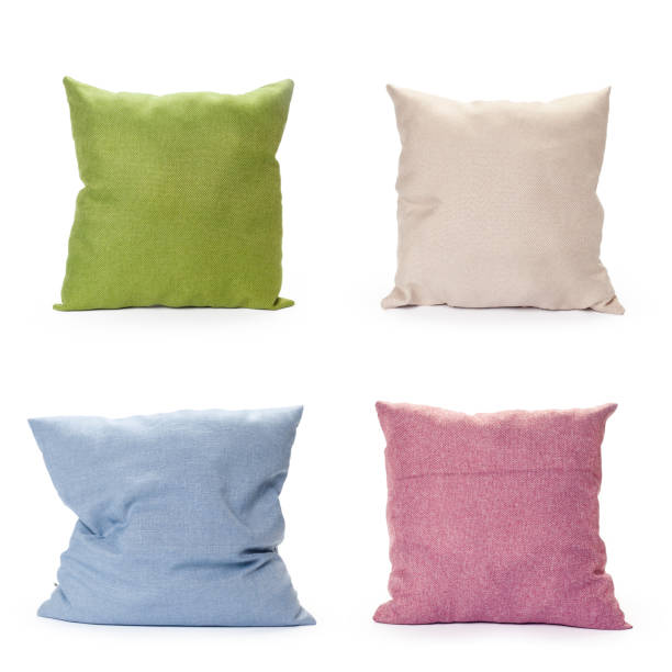 kissen auf weißem hintergrund - pillow cushion isolated bedding stock-fotos und bilder