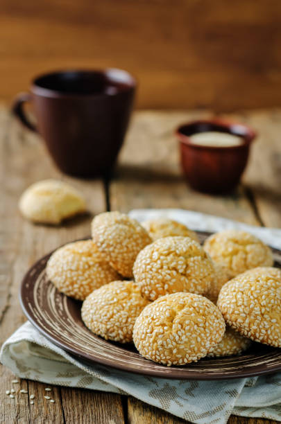 istock Italian sesame cookies with sesame seeds 1032205620
