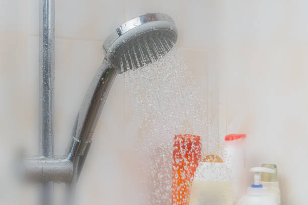화장실에서 샤워 - heat water faucet water pipe 뉴스 사진 이미지