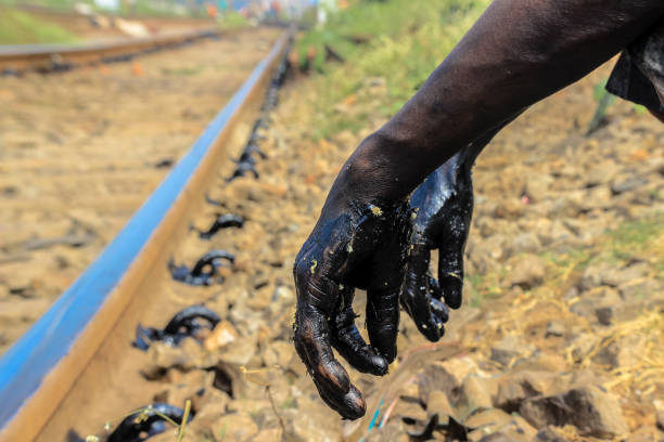 THE BLACK HANDS OF A LABOR