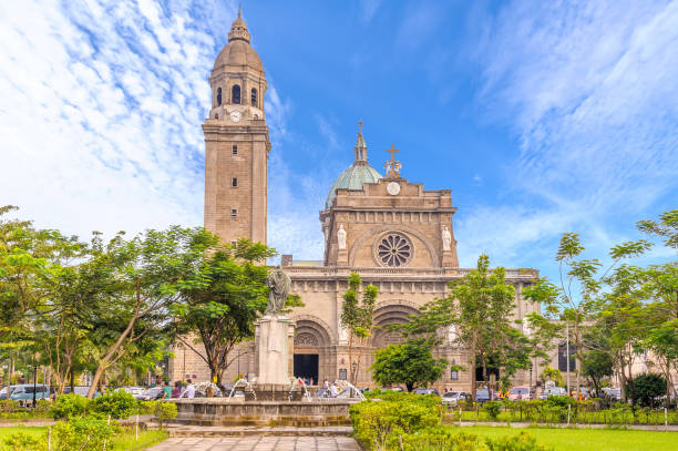 манилский собор - manila cathedral стоковые фото и изображения