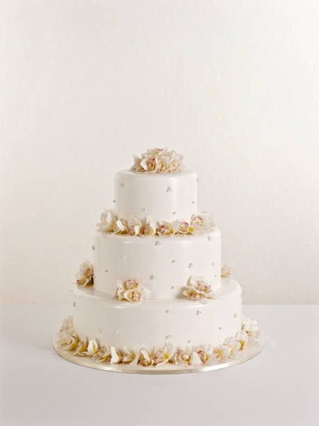 美しいウェディングケーキ - cake yellow sweet food banquet ストックフォトと画像