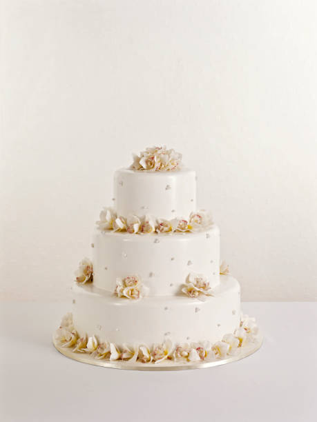 lindo bolo de casamento - cake yellow sweet food banquet - fotografias e filmes do acervo