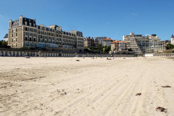 istock The great beach of Dinard 1032711922