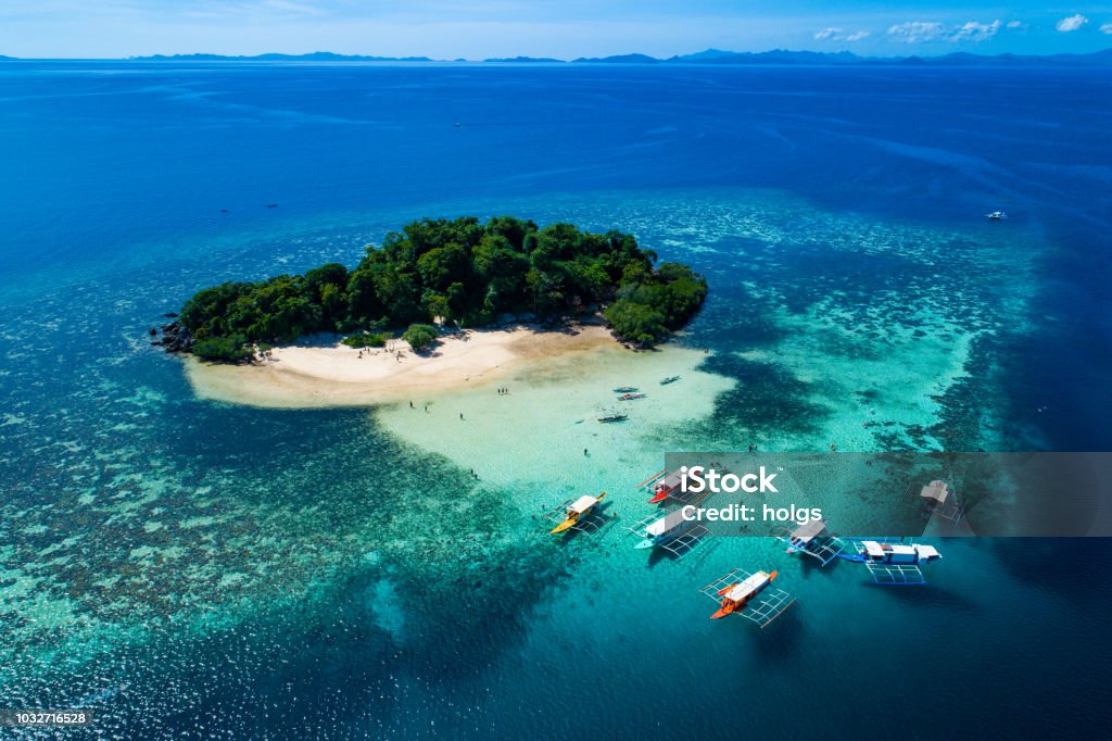 Isla de Coron con vista a Laguna gemela en Palawan, Filipinas - Foto de stock de Filipinas libre de derechos