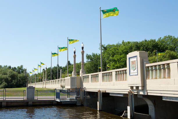 Albert Memoral Bridge Regina Bridge on Albert Street regina stock pictures, royalty-free photos & images