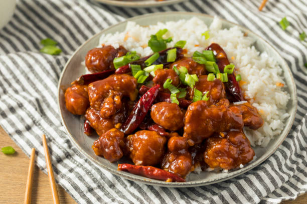 homemade chinese general tsos chicken - chicken general tso food imagens e fotografias de stock