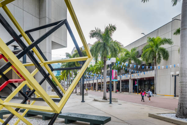 miami dade college - miami dade foto e immagini stock