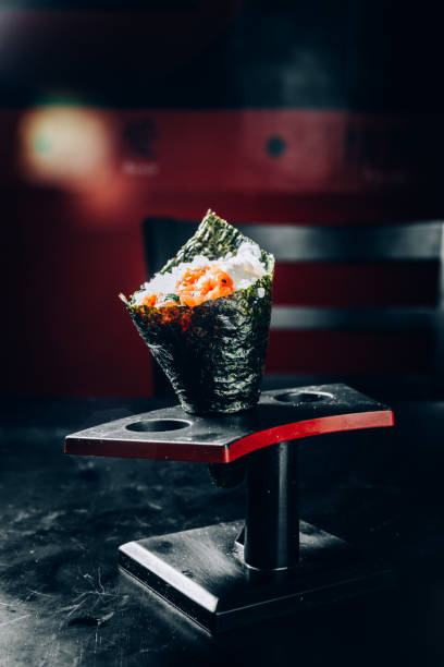 сосьос темаки - temaki food sushi salmon стоковые фото и изображения