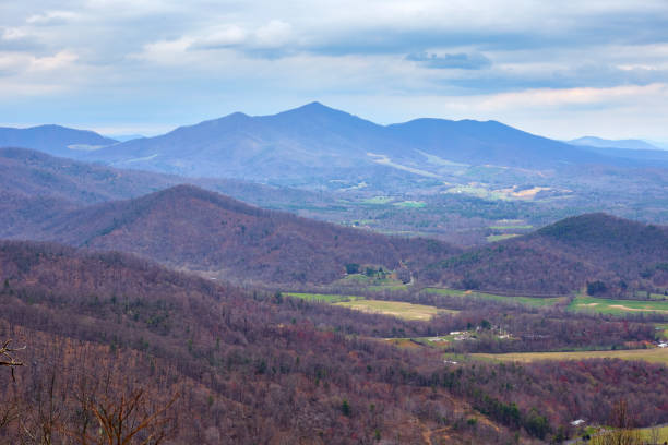 istock Cahas Mountain near Blue Ridge Parkway, Virginia 1032886064