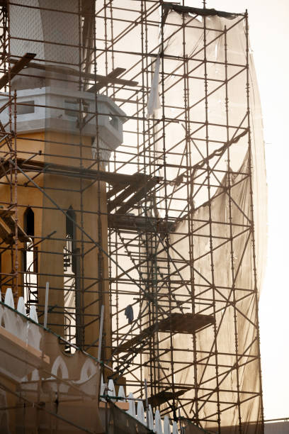 istock Mosque in Dubai undergoing repair 1033039912