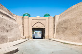 stadtmauer-von-der-antiken-stadt-chiwa-unesco-weltkulturerbe-in-usbekistan-zentralasien.jpg?b=1&s=170x170&k=20&c=kcJudv-aCVVFp7qfIutjr-pskzHei20DbGMoDHwsWnk=