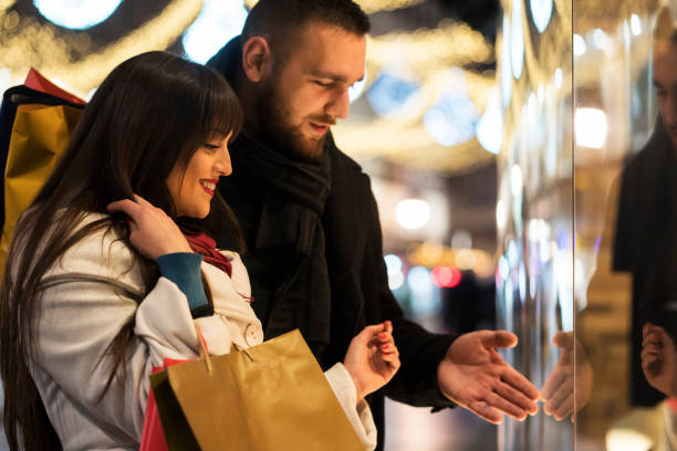 istock Christmas shopping 1033138782