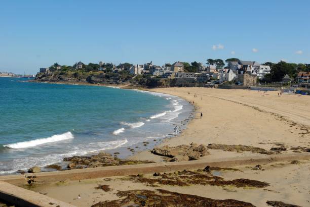 istock Saint Enogat Beach in Dinard 1033228998