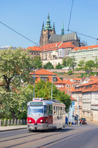 praga, repubblica ceca - hradcany castle prague czech republic spring foto e immagini stock