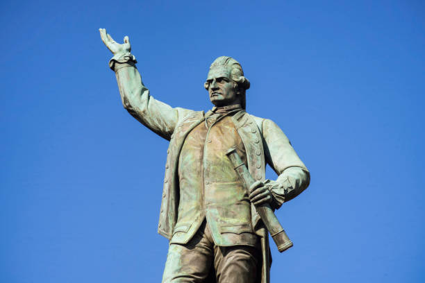 istock Captain Cook Statue In Sydney 1033270976