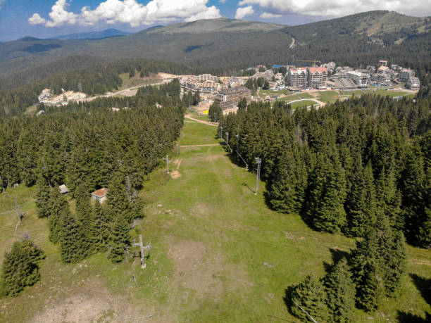 istock Beautiful mountain tourist destination 1033301802
