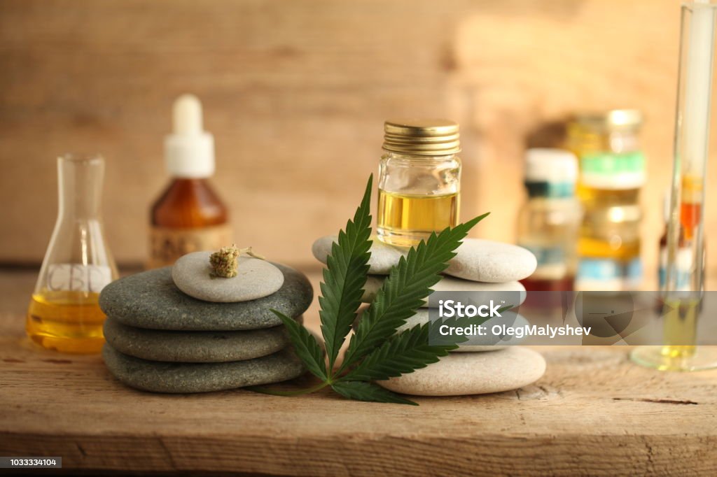 produto óleo de cannabis cbd - Foto de stock de Bem-estar royalty-free