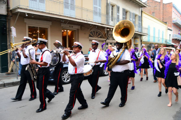 zweitbestes linie prozession - marching band stock-fotos und bilder