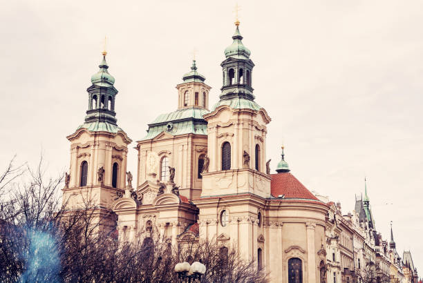旧市街広場、プラハ、チェコ聖ミクラーシュ教会 - 11313 ストックフォトと画像