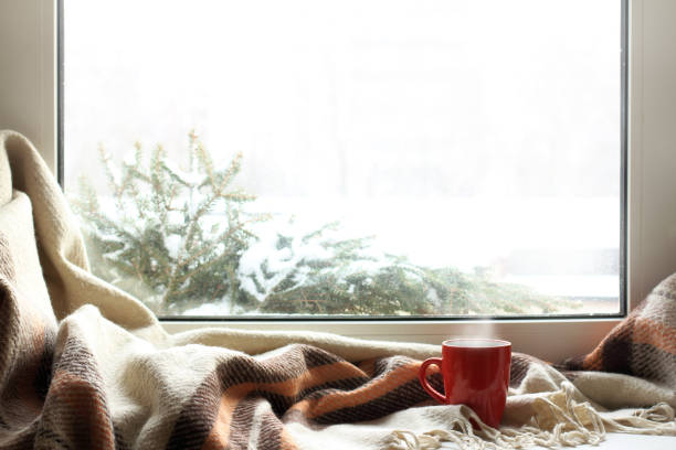 accogliente atmosfera domestica in inverno - nobody drink hot drink coffee foto e immagini stock