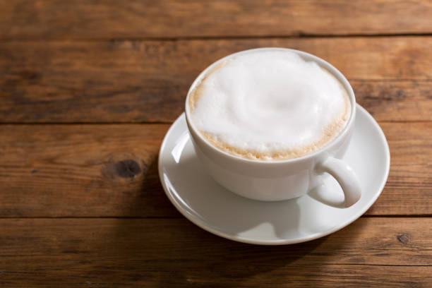 tazza di caffè cappuccino - cappuccino foto e immagini stock