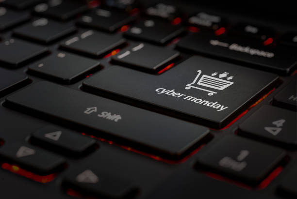 istock Tecado negro cyber monday 1033830696